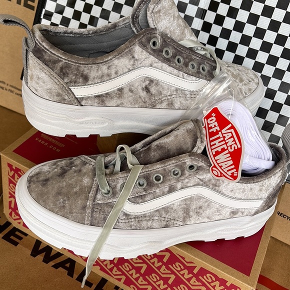 Vans Sentry Old Skool Crushed Velvet Silver/True White WMNS sneakers - Picture 11 of 16